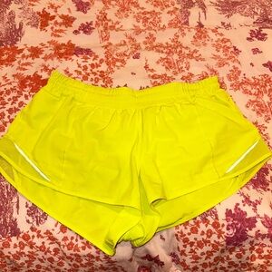 Lululemon Hotty Hot Low-Rise Lined Short 2.5” Highlight Yellow